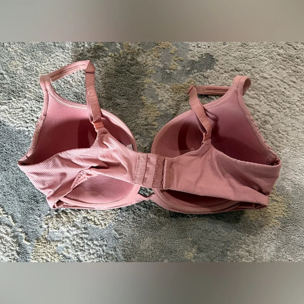 Victoria's Secret Body By Victoria Lined Demi Bra
Lace Convertible Pink 36DD - Picture 2 of 5